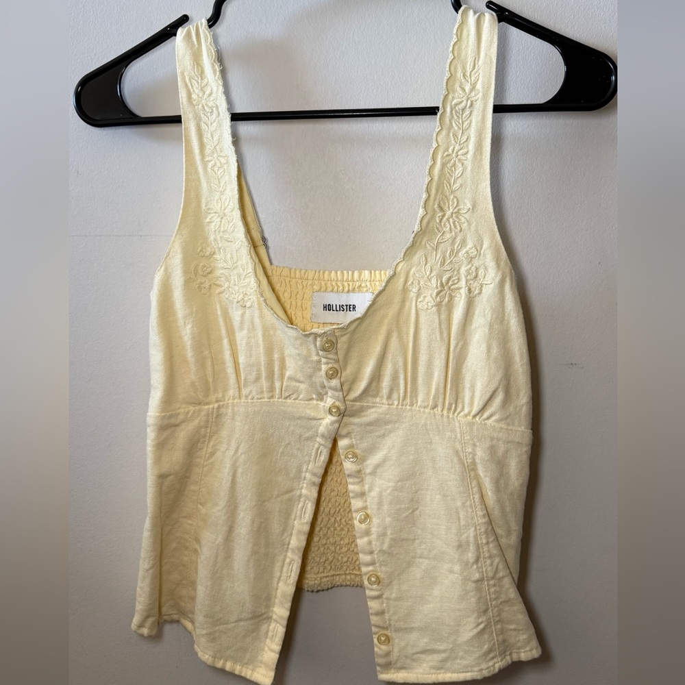 hollister butter yellow baby doll linen-blend button through top with floral emb